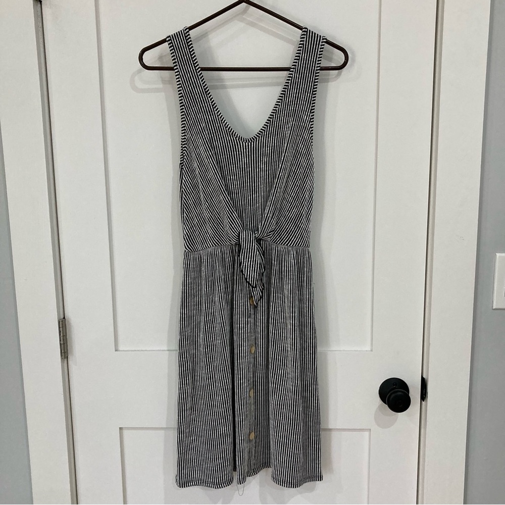Medium Navy and White Casual Dress